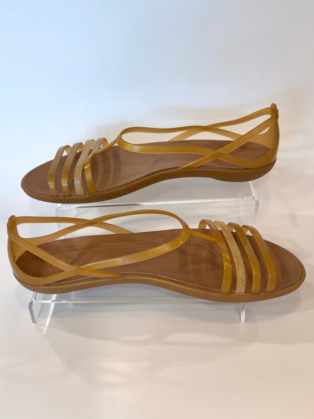 Women's Size 9 Croc's Iconic Comfort Series, Gold T-Strap Flats, Arch Support - Picture 2 of 5